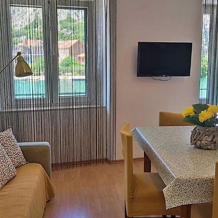 Apartment Mandic أوميس المظهر الخارجي الصورة
