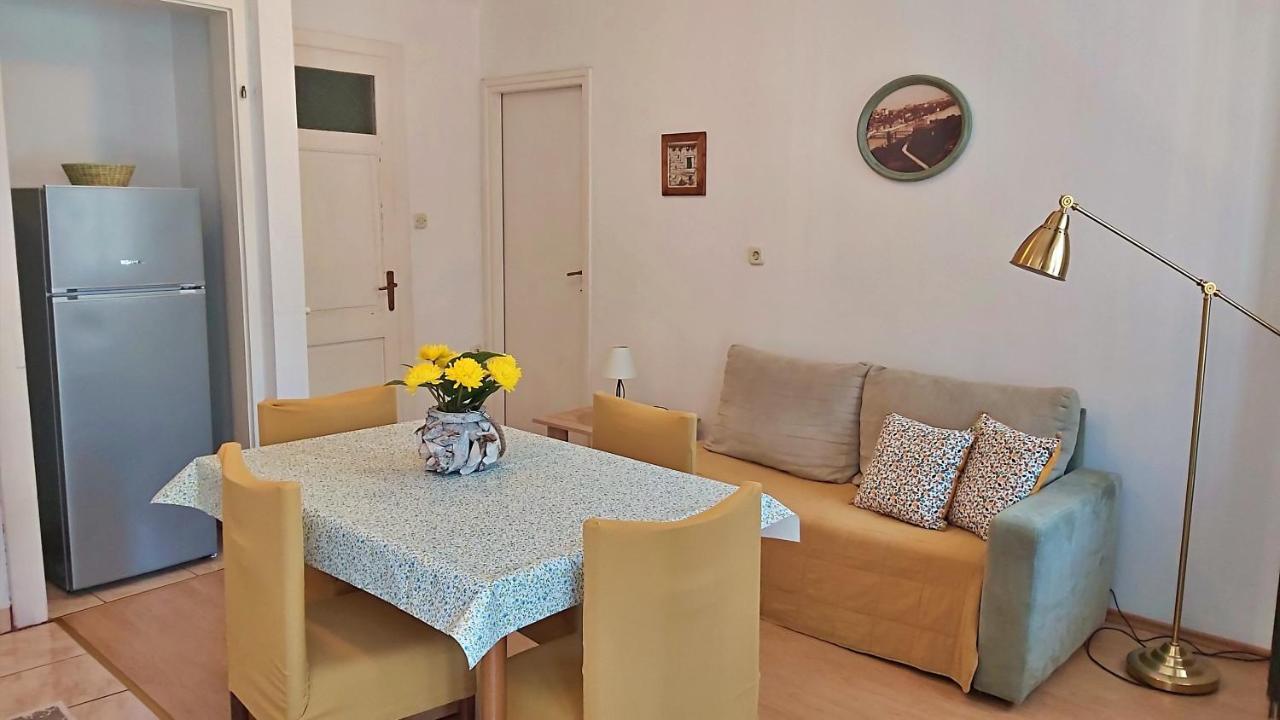 Apartment Mandic أوميس المظهر الخارجي الصورة