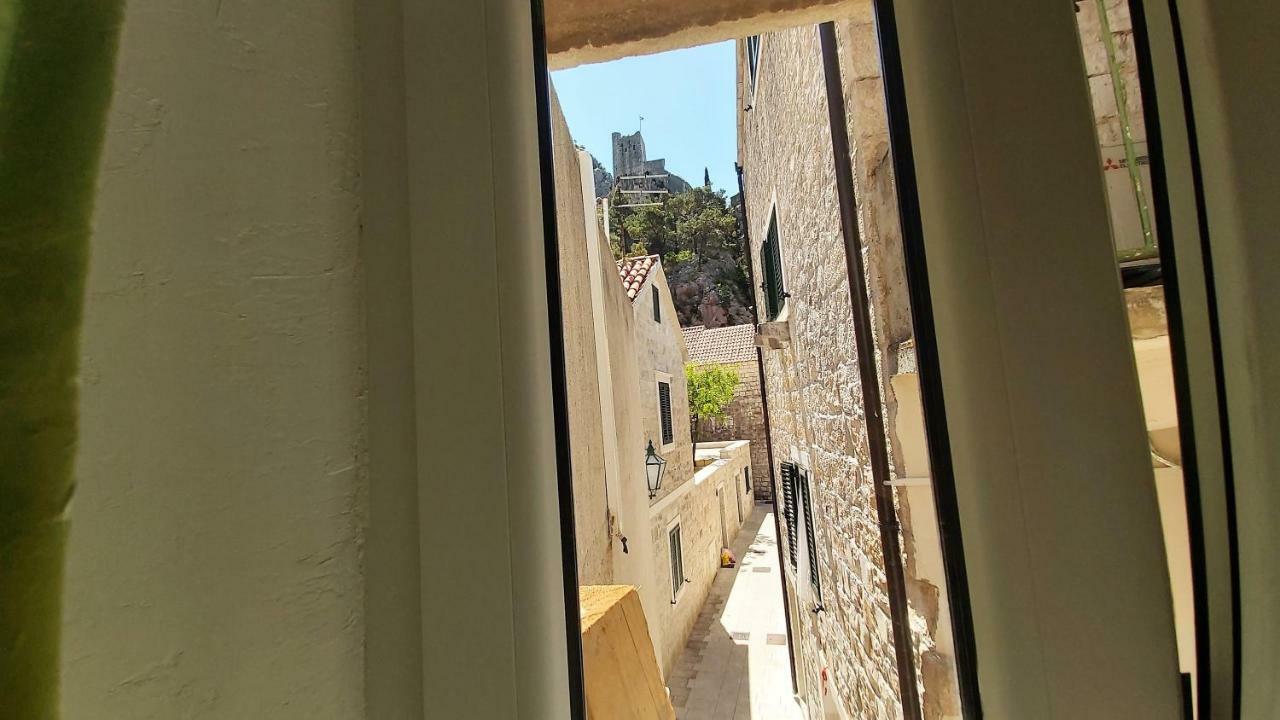 Apartment Mandic أوميس المظهر الخارجي الصورة