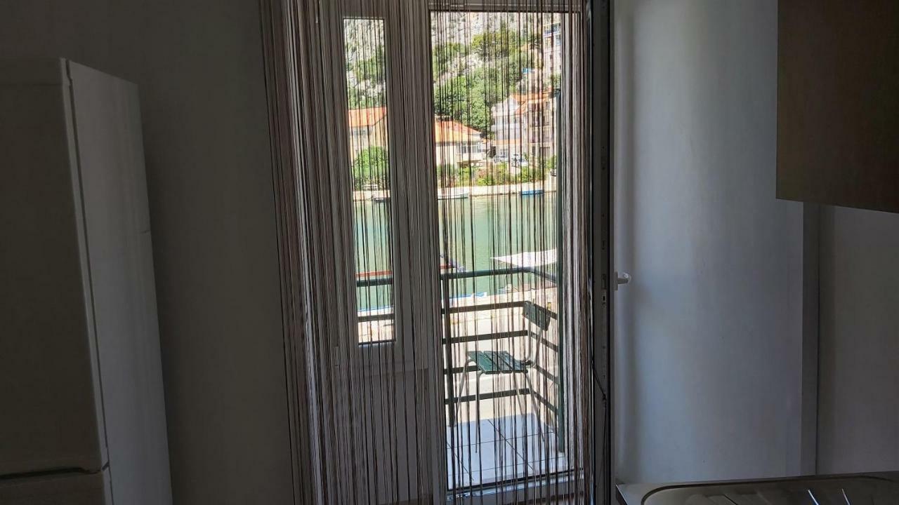 Apartment Mandic أوميس المظهر الخارجي الصورة