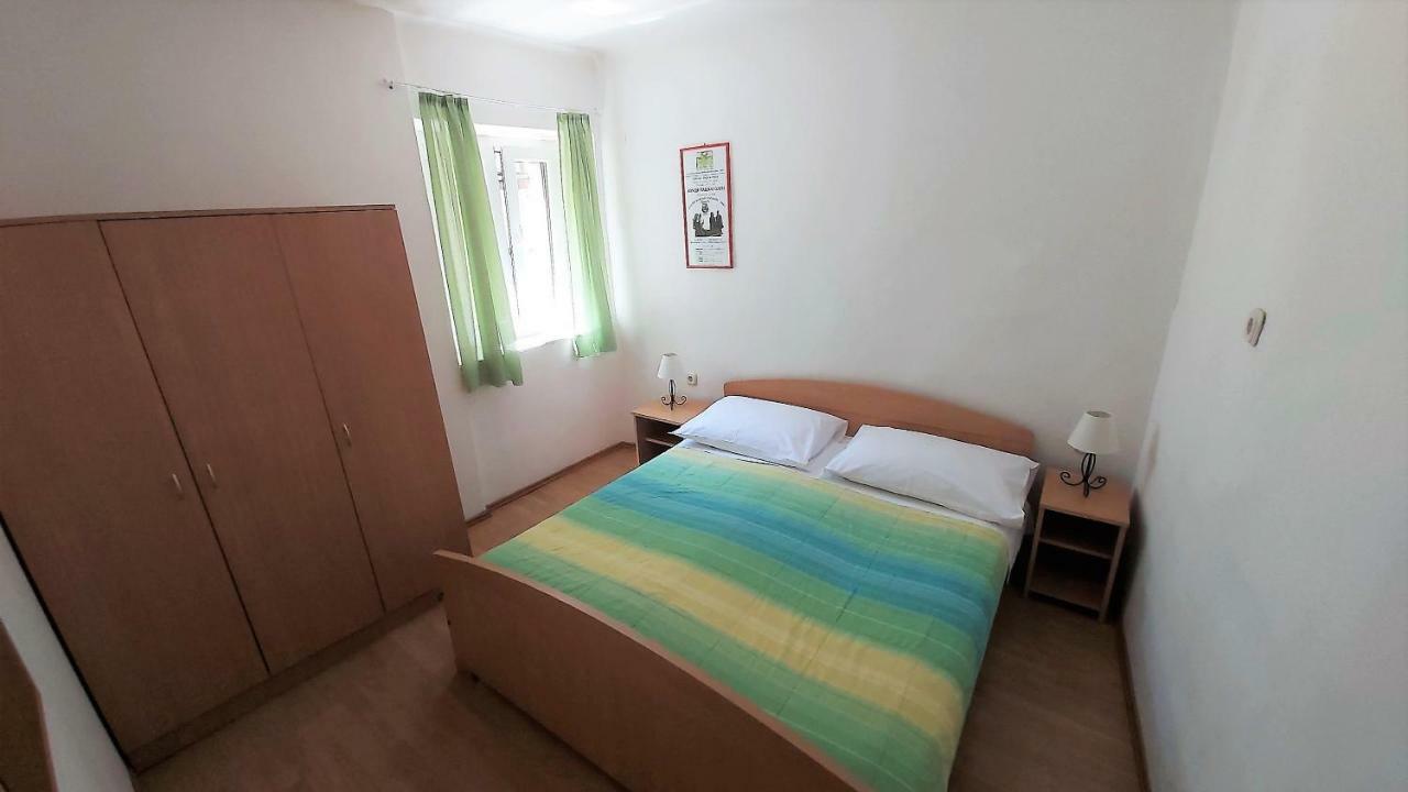 Apartment Mandic أوميس المظهر الخارجي الصورة