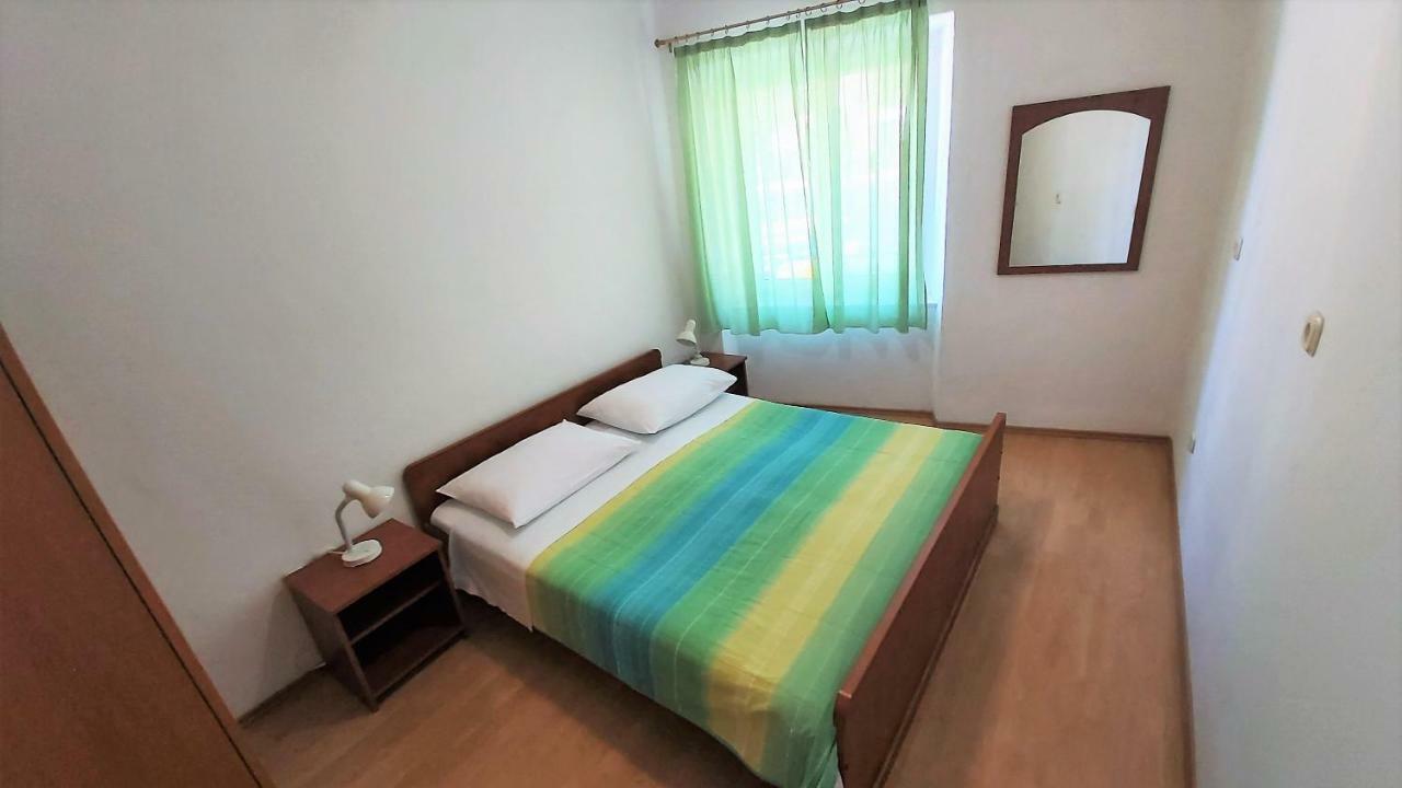Apartment Mandic أوميس المظهر الخارجي الصورة